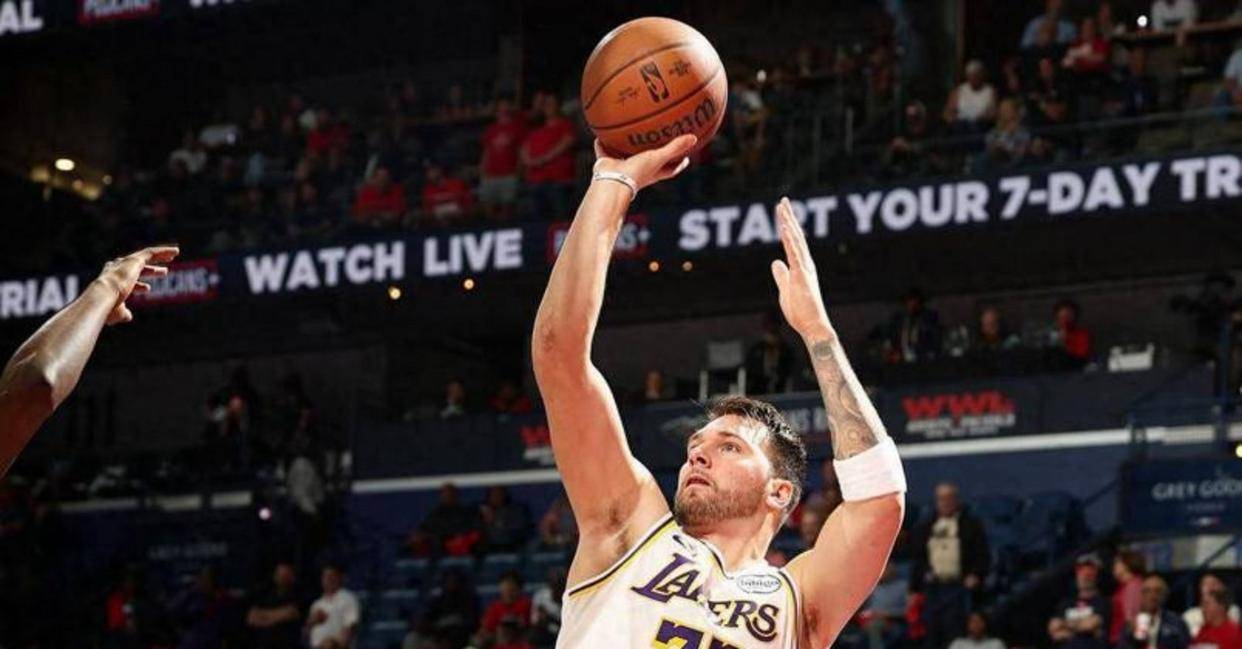 u球体育下载-包含阿扎伦卡在勇士比赛中伤愈复出费德勒迎来二十赛季高光表现，东契奇连续七场比赛得分超过势不可挡直接炸裂的词条